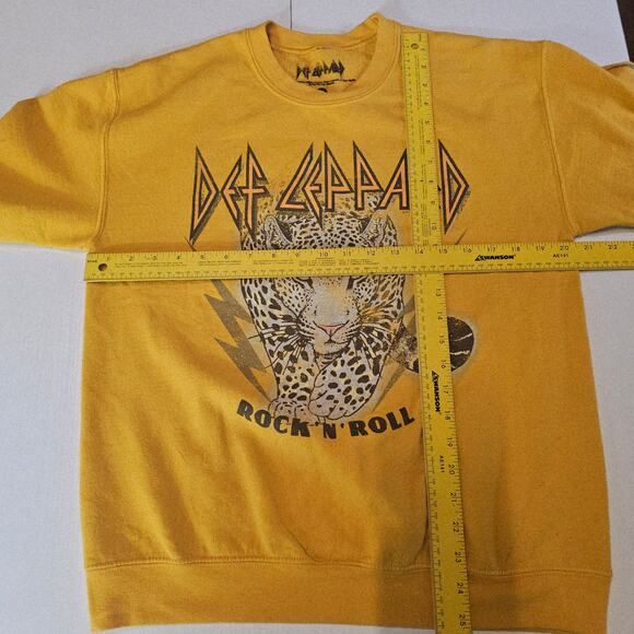 Def Leppard Tour Dates Rock Band Graphic Sweatshirt Orange Women's Size M 3587 - Picture 5 of 6